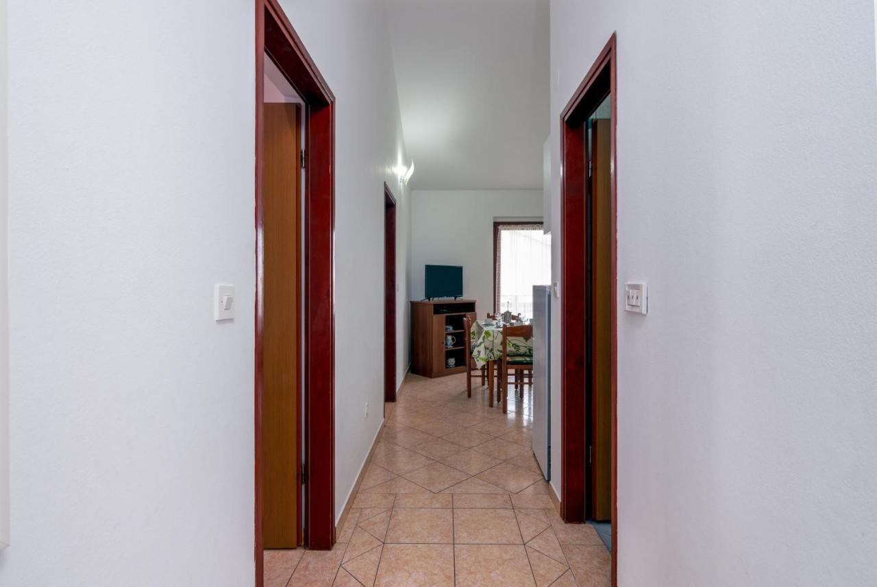 Family Friendly Apartments With A Swimming Pool Valbandon, Fazana - 2201 Stinjan Exterior photo